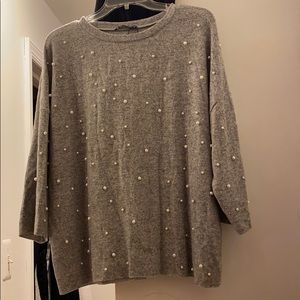Sweater who would like to shine like pearl